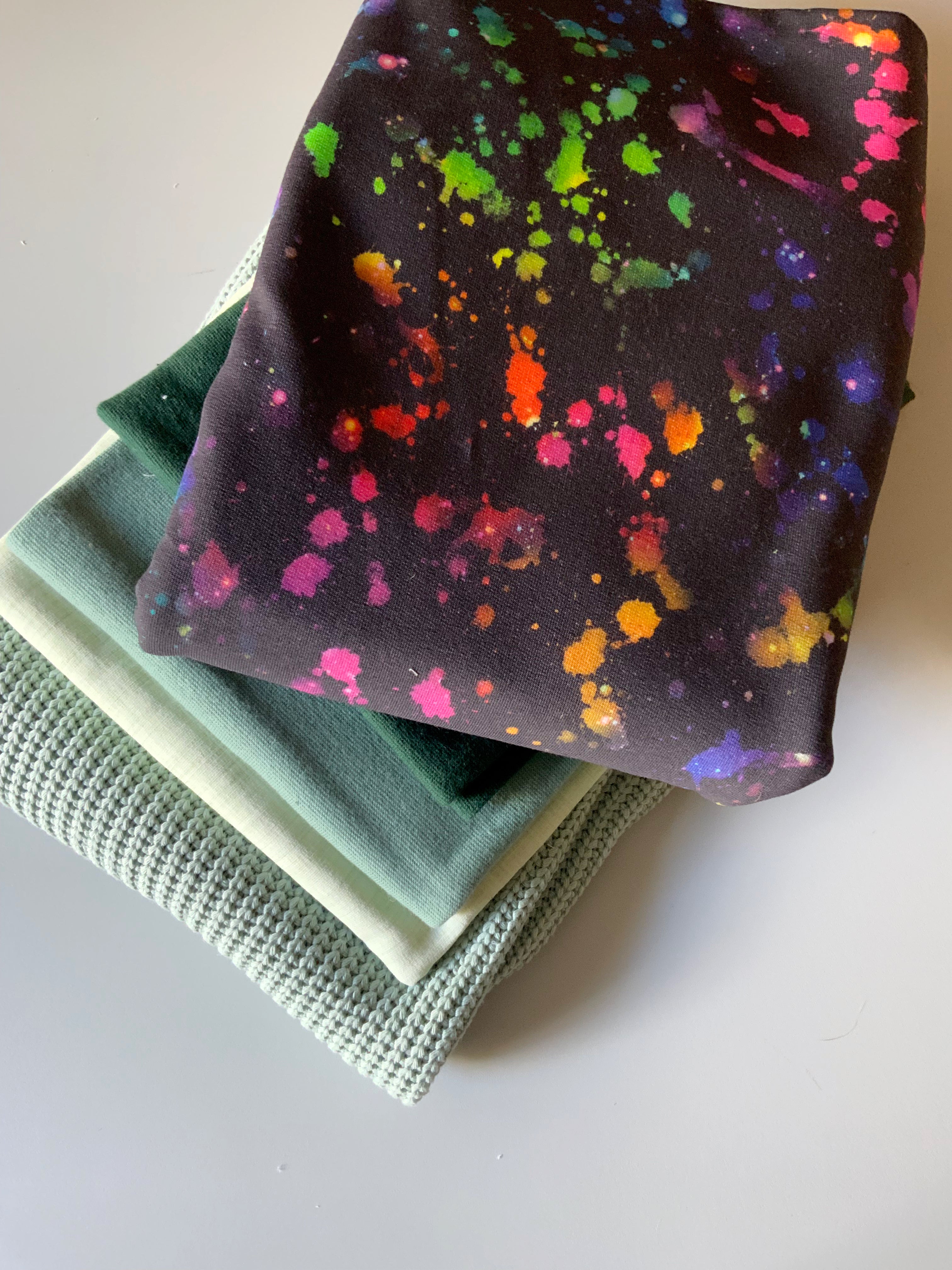 Colorful spots fabric black Dauervorbestellung